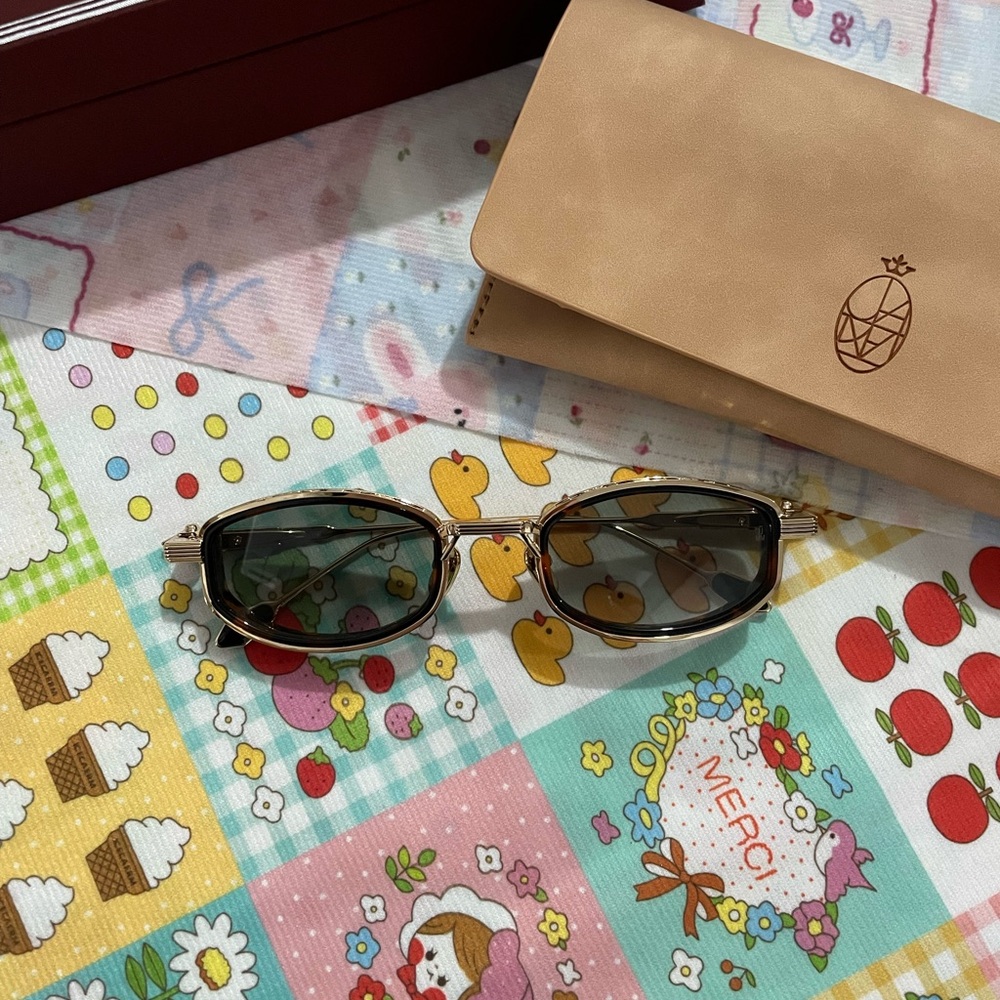 Men's Brown Oval Sunglasses with Dark Green Lenses